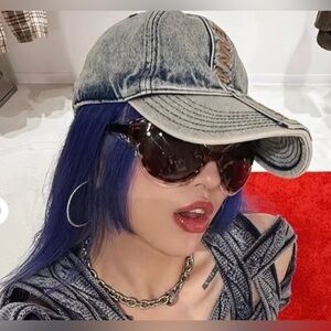 H&M glenn martens motif detail cap